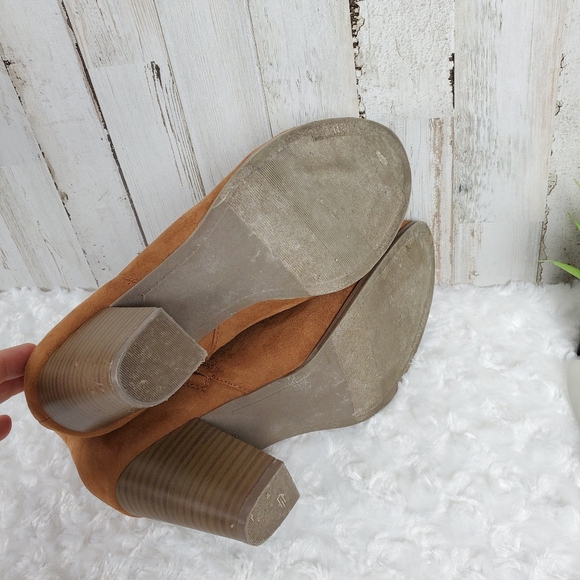 Old Navy Suede Heeled Booties Size 9 - Picture 8 of 10
